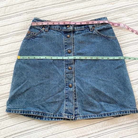 Vintage 1998 Levi’s Button Front Denim Jean Skirt Blue size 26 waist or size 2 - Picture 8 of 8